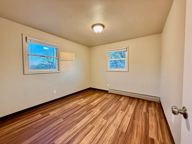 Building Photo - 420 N Norwood Ave