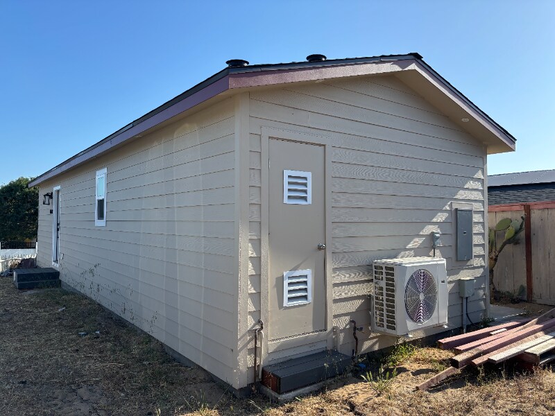 Building Photo - 1365 La Salle Ave