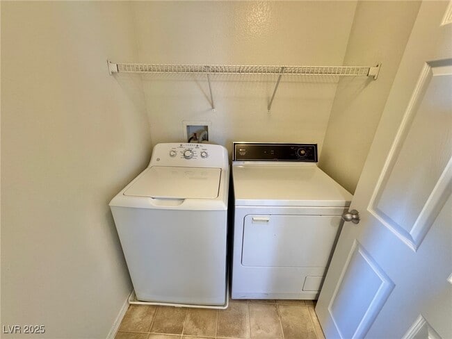 Building Photo - 2499 Wild Ambrosia Ave