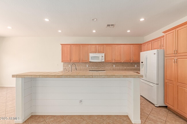 Building Photo - 3346 W Sousa Dr