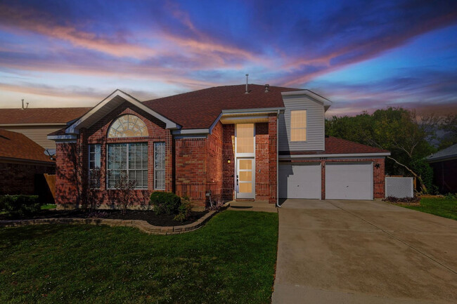 Building Photo - 6440 Knoll Ridge Dr