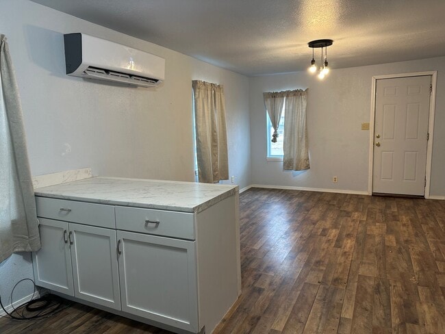 Building Photo - 1416 N Jackson St