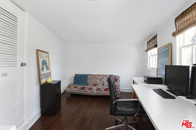 Building Photo - 1538 Parmer Ave