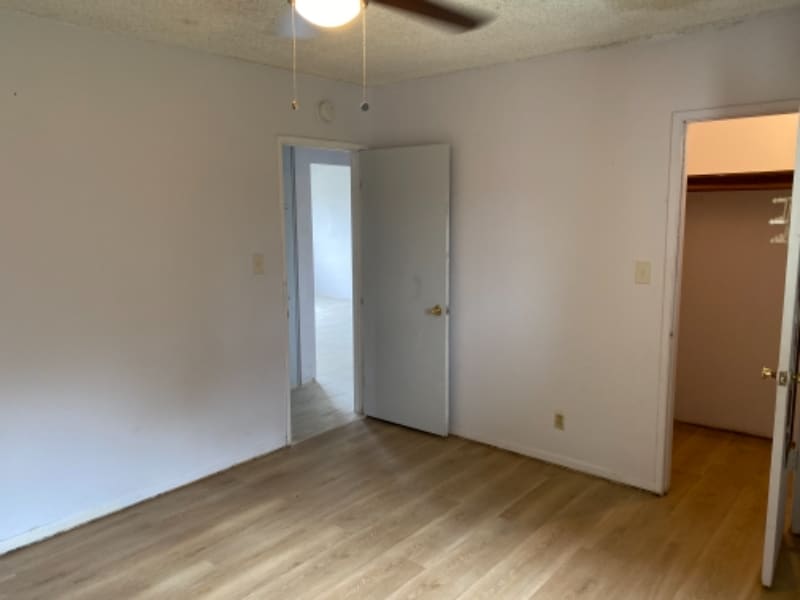 Building Photo - 10860 Freer Ave