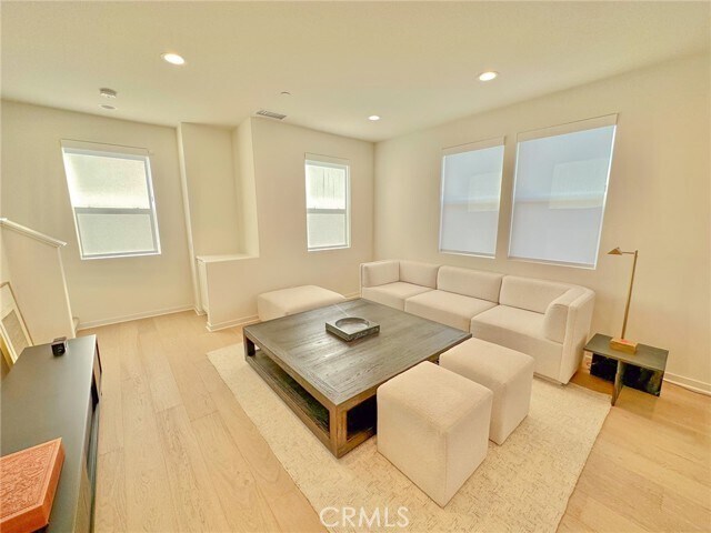 Building Photo - 49 Sanctuary Ln