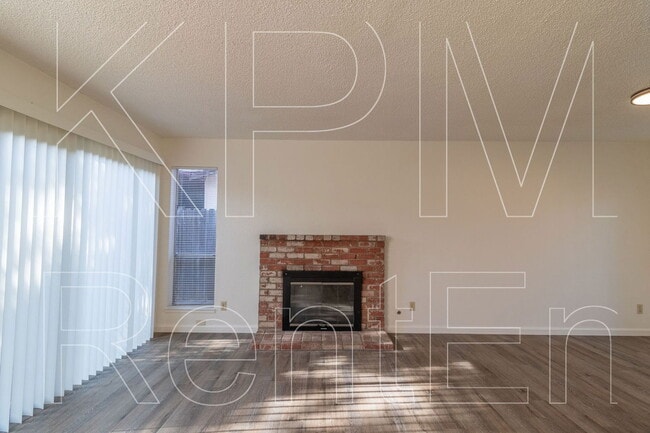 Building Photo - 8413 Neubourg Dr