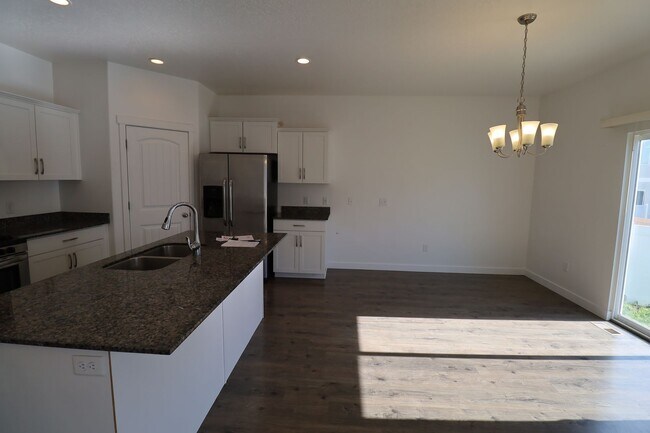 Building Photo - Beautiful Legacy Farms Home