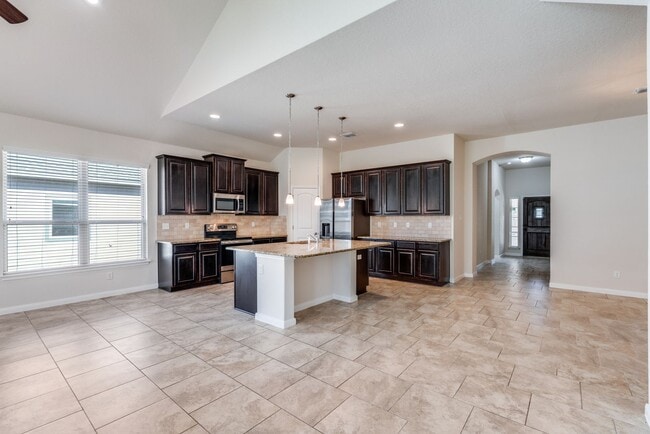 Building Photo - Nice 3-Bedroom 2-Bathroom Home in Highland...