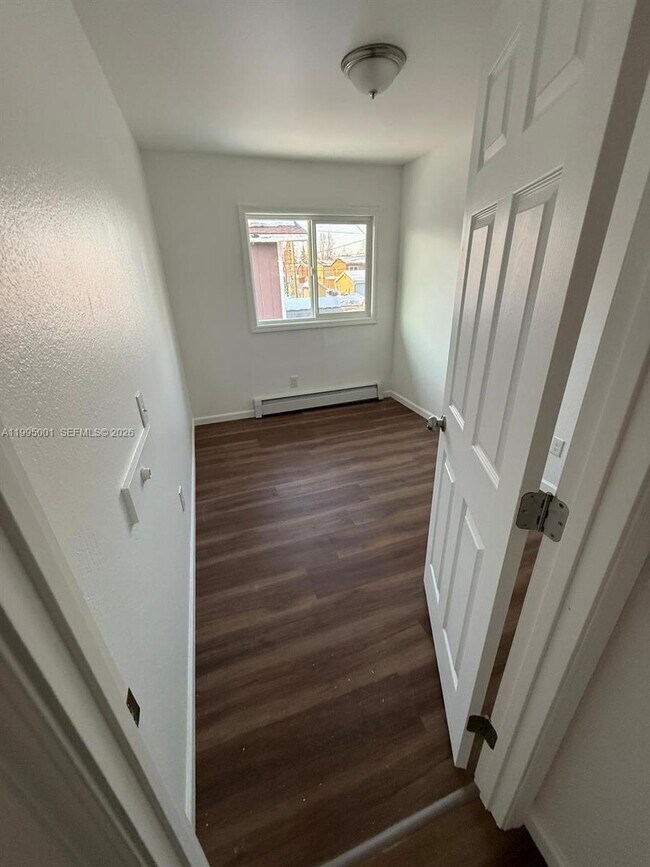 Building Photo - 423 N Lane St