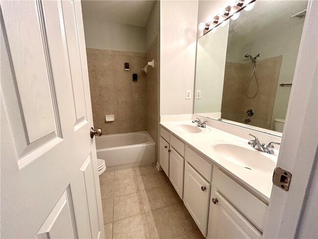 Building Photo - 4692 Wehunt Commons Dr