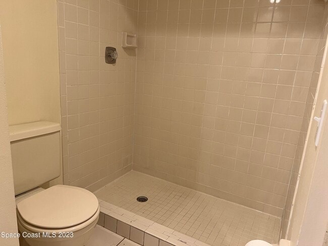 Building Photo - 1911 Talloak Rd