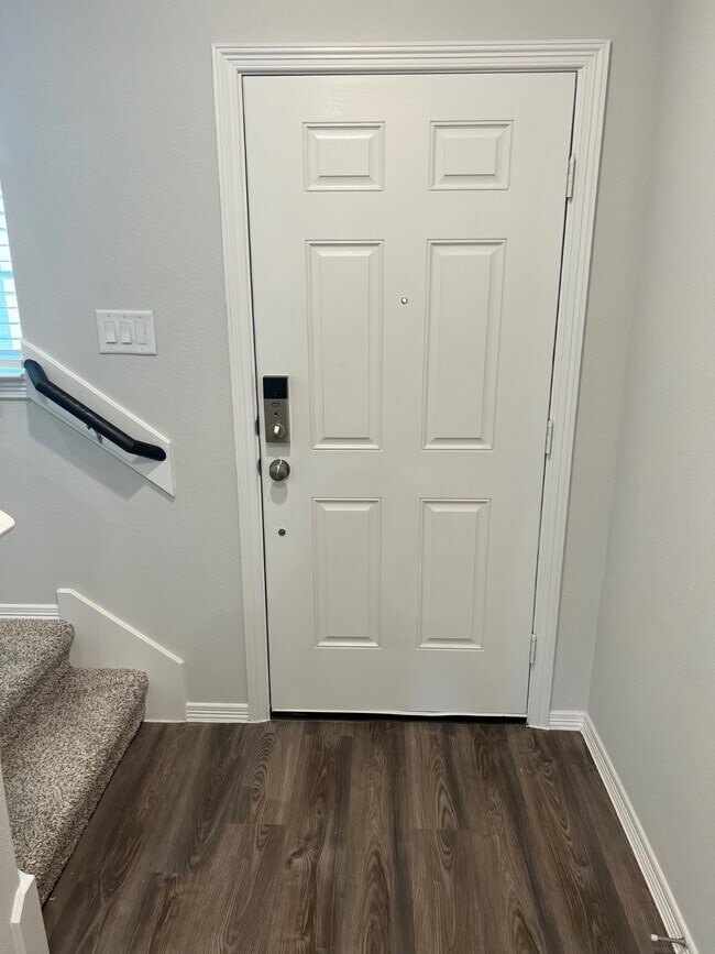 Building Photo - 26010 Emory Holw Dr