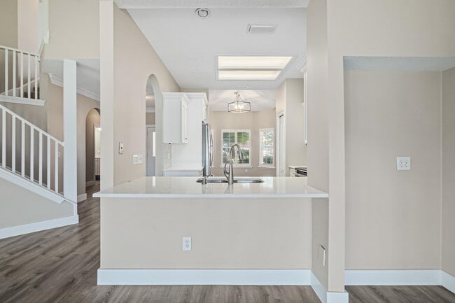 Building Photo - 113 Sea Garden Ct