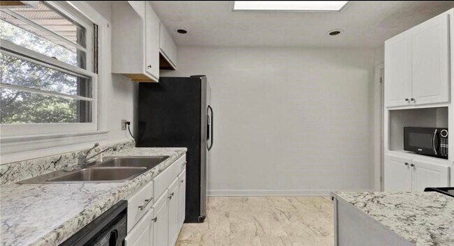 Building Photo - 1820 McGougan Rd