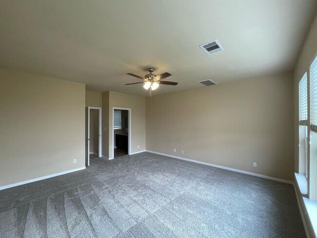 Building Photo - 6130 Carver Pines Dr