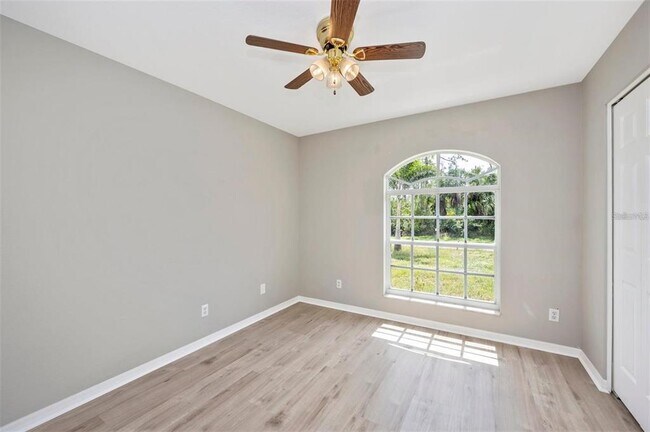 Building Photo - 4382 Sunburst Ave