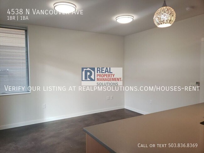 Building Photo - 4538 N Vancouver Ave