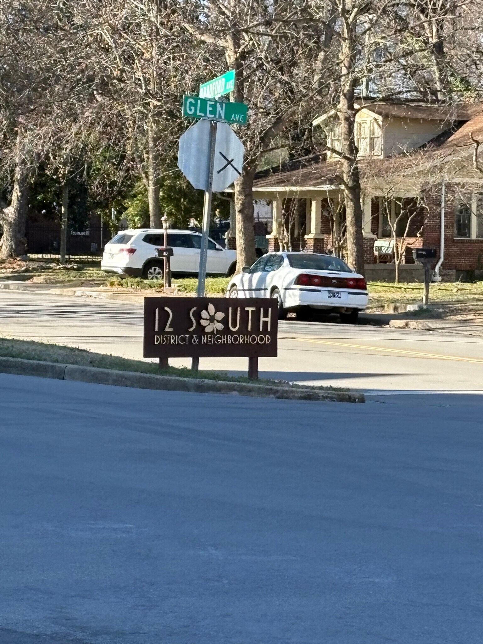 Building Photo - 2310 Elliott Ave