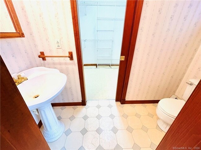 Building Photo - 21 Cottage St