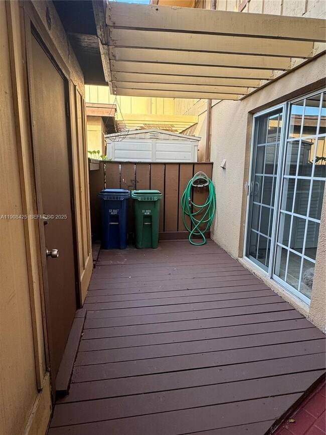 Building Photo - 9986 Royal Palm Blvd