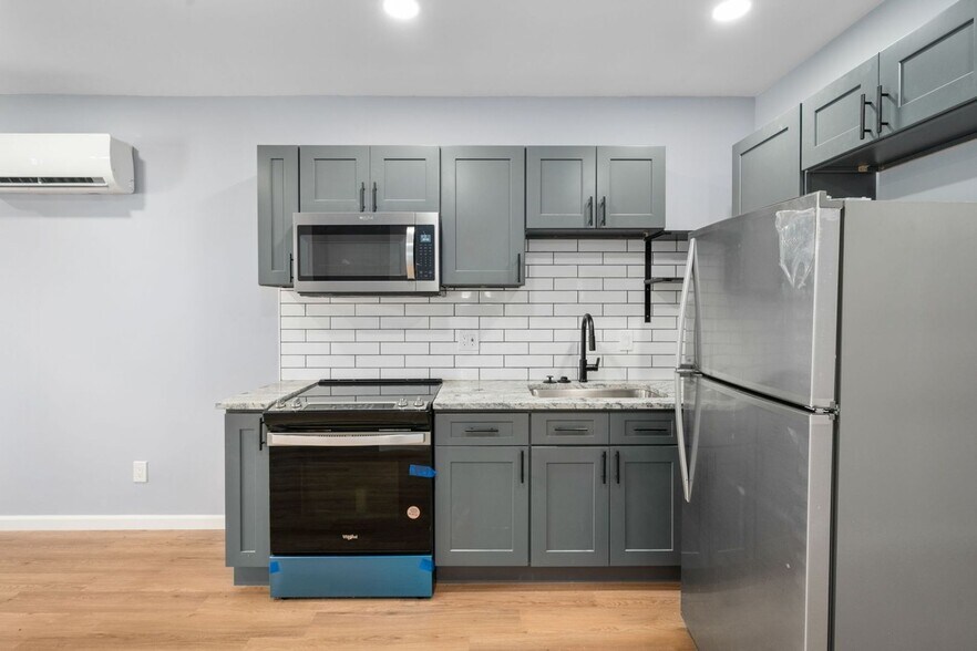 Building Photo - 786 Thomas Ave