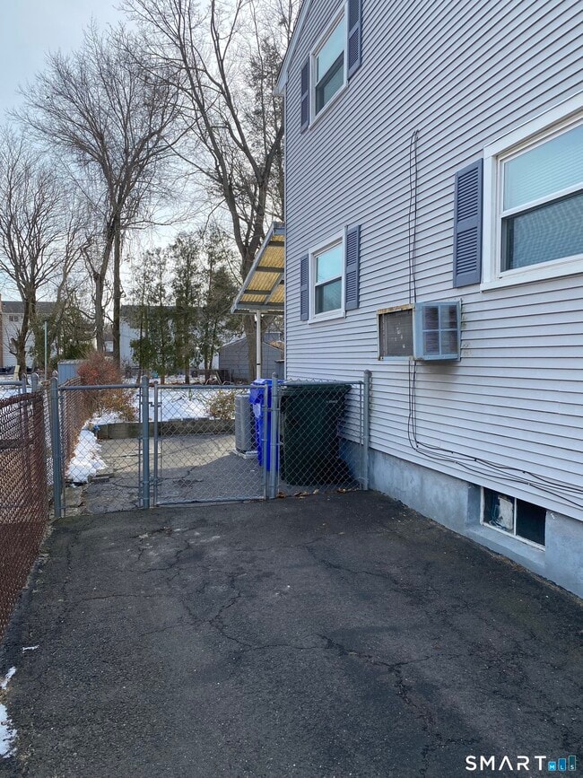 Building Photo - 27 Jerry Rd