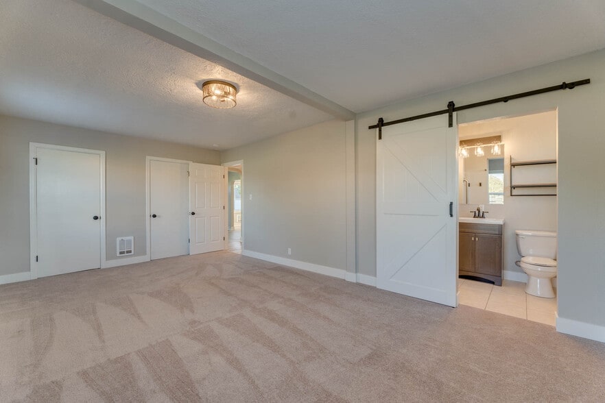 Building Photo - 2908 Hemlock St