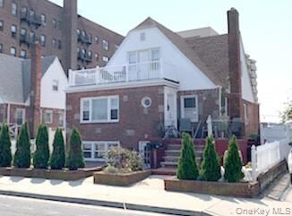 Building Photo - 364 E Broadway