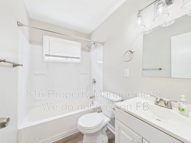 Building Photo - 4834 Evanston Ave