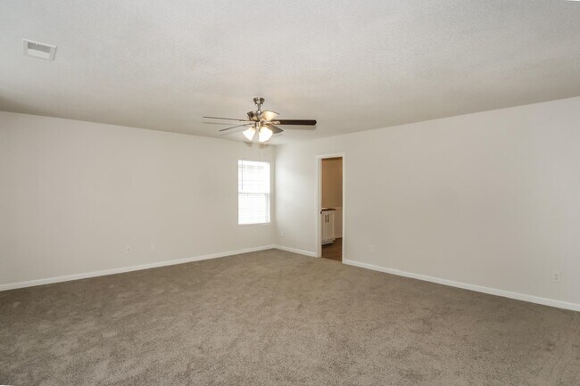 Building Photo - 4631 Tulip Creek Dr