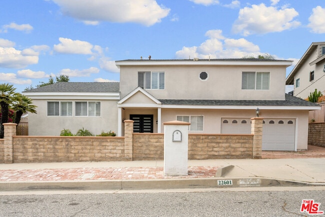 Building Photo - 22601 Dardenne St