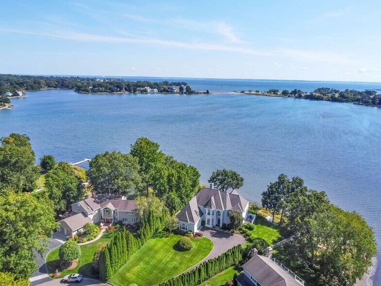 Building Photo - 19 Weeds Landing