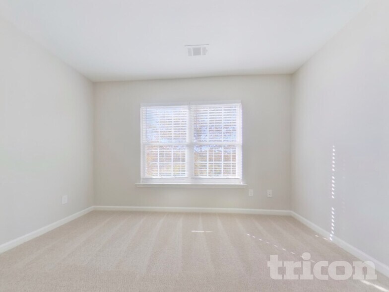 Building Photo - 808 Wade Farm Dr