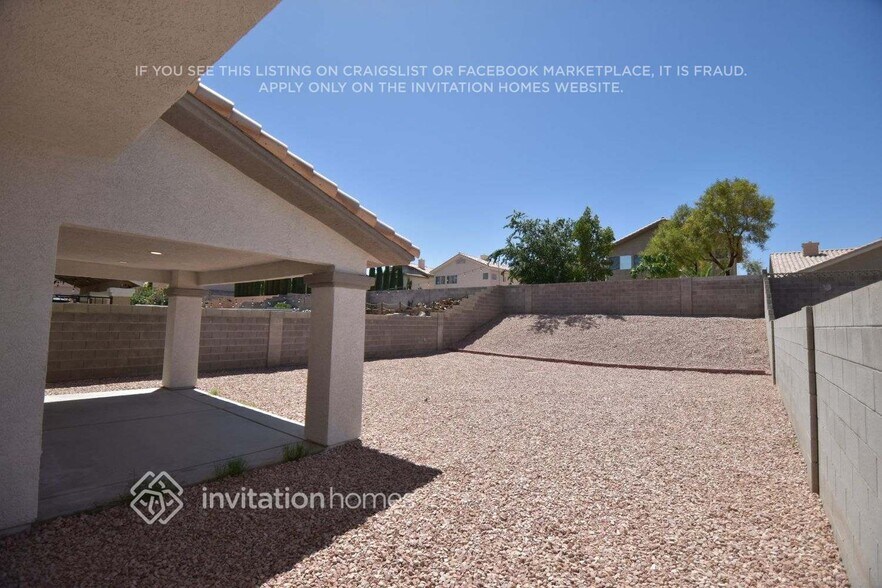 Building Photo - 3933 Country Lights St