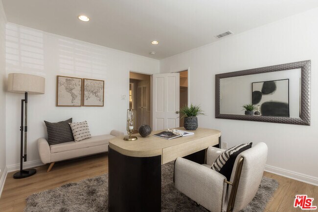 Building Photo - 3544 Gardenia Ave