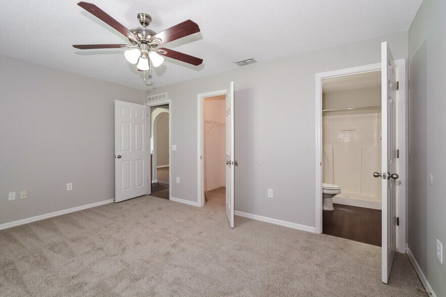 Building Photo - 3667 Queens Cove Blvd