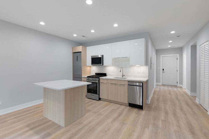 Building Photo - 1604 W Juneway Ter