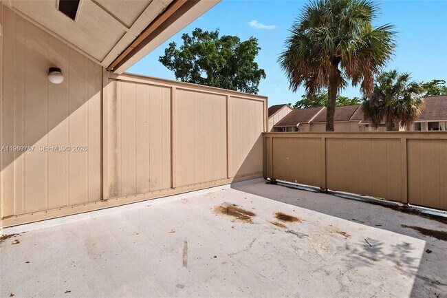 Building Photo - 833 NW 82nd Ave