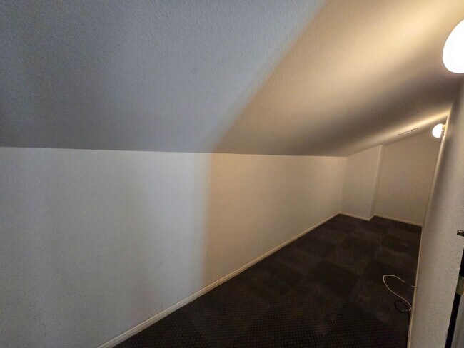Building Photo - Unique Summerlin Home!