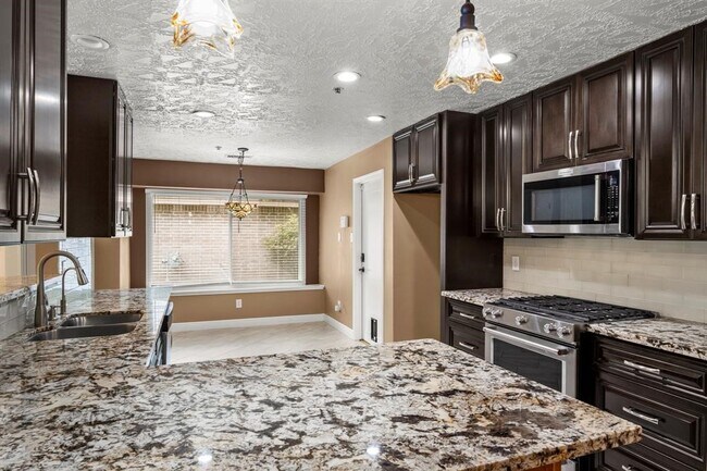 Building Photo - 13426 Nevermore Dr