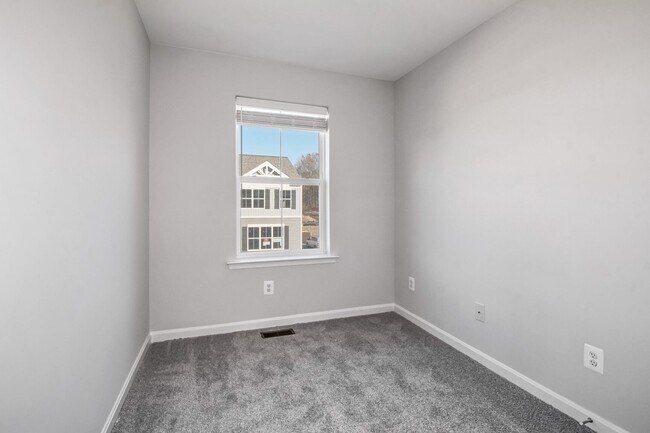 Building Photo - 1057 Flint Ct