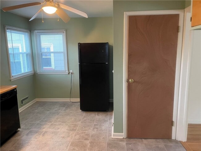 Building Photo - 59 Pinnacle Rd