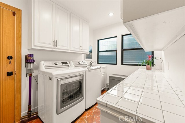 Building Photo - 3627 Willowcrest Ave