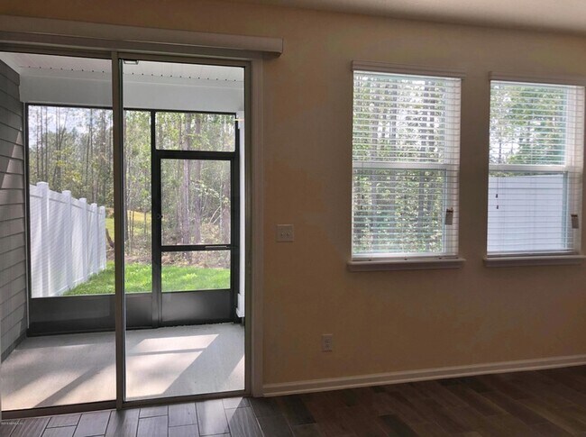 Building Photo - 221 Servia Dr