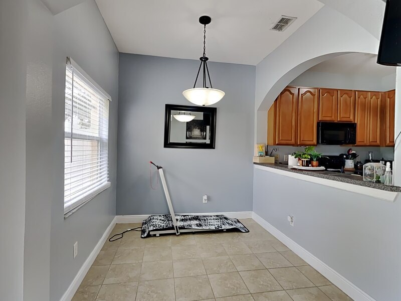 Building Photo - 16583 Cedar Crest Dr