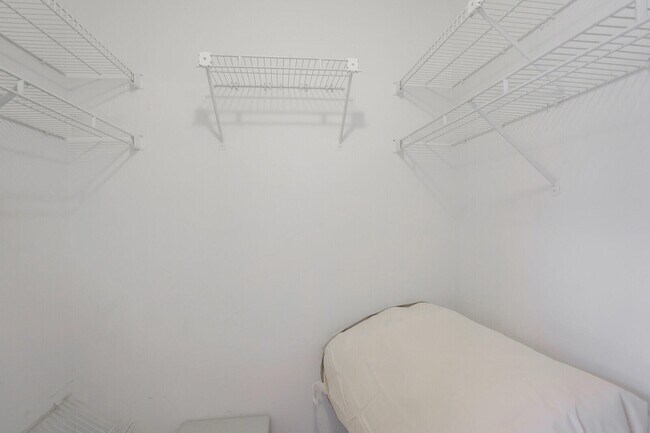 Building Photo - 6099 Waldwick Cir