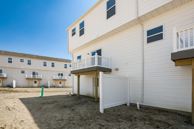 Building Photo - 132 Weeping Willow Dr