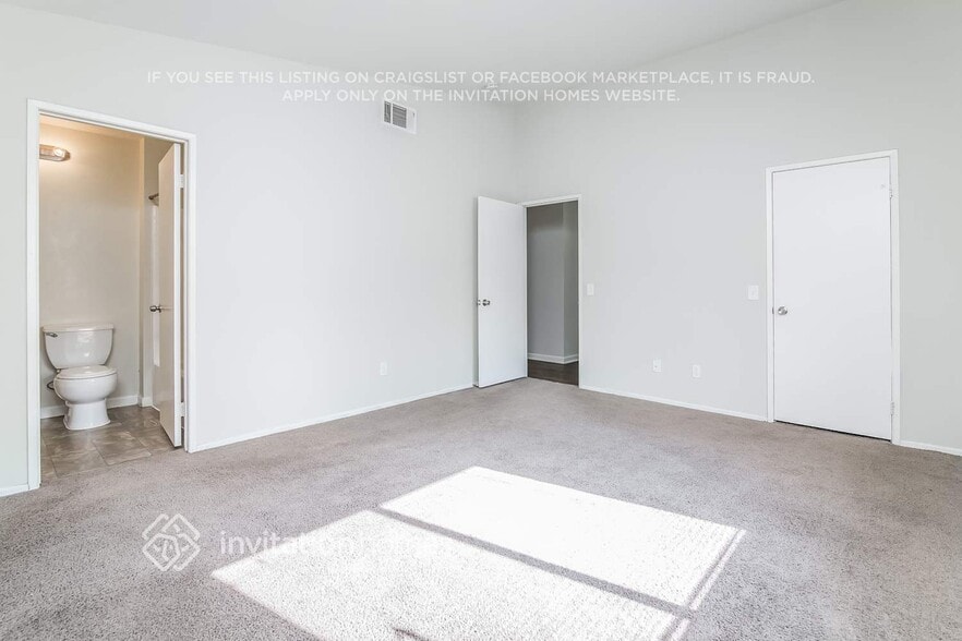 Building Photo - 973 Halfmoon Ct N