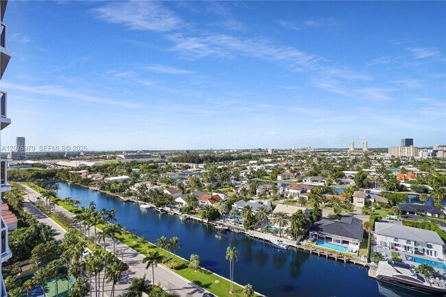 Building Photo - 3600 Yacht Club Dr