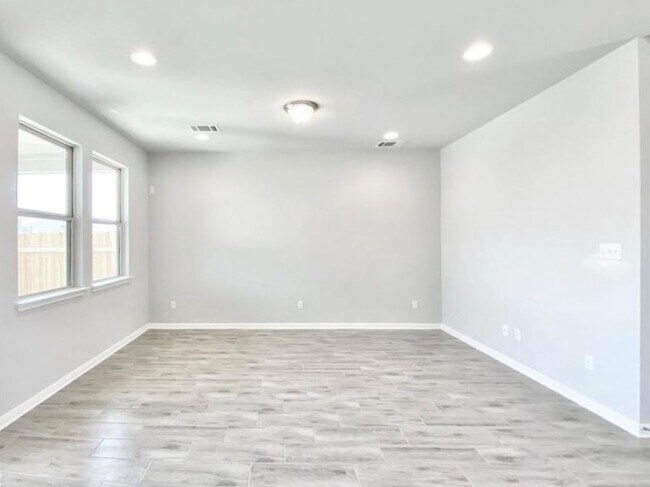 Building Photo - 2525 Pecan Island Dr